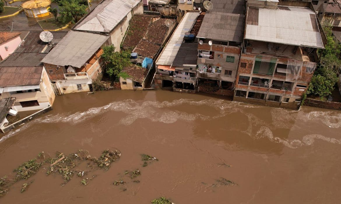 Bahia: sobe para 26 o número de mortos por causa das chuvas fortes