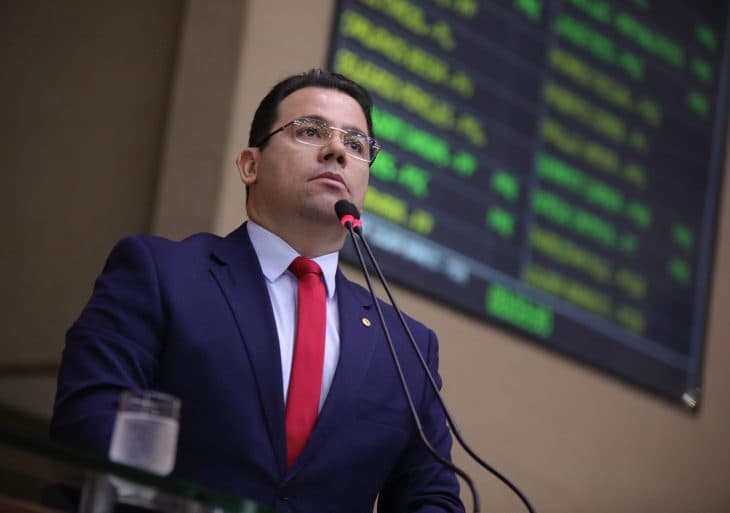 Wilker propõe regulamentação de sessões híbridas para evitar &#8220;sumiço online&#8221; na Aleam