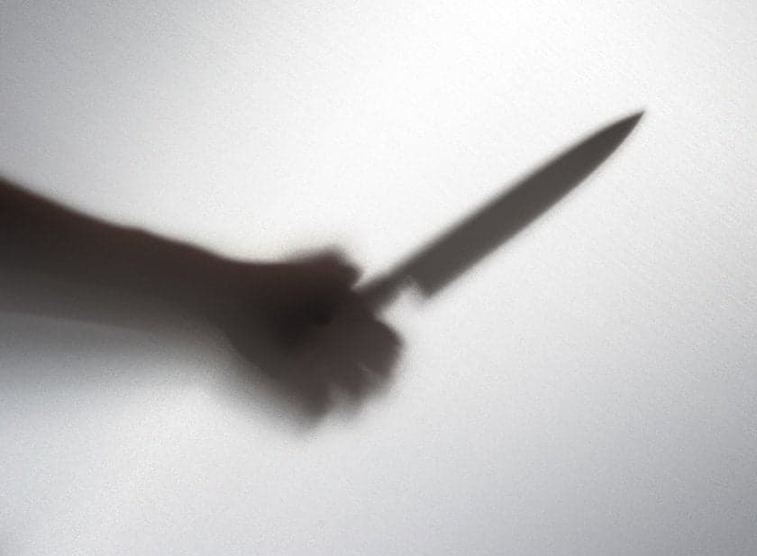 Mulher corta pênis de ex ao descobrir abuso do filho