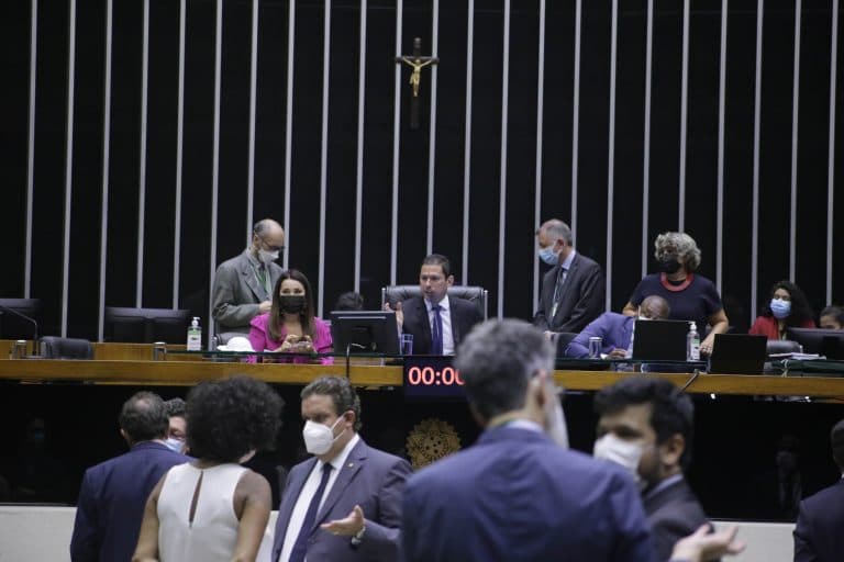 PL da mineração em terras indígenas: maioria dos deputados amazonenses vota a favor do regime de urgência