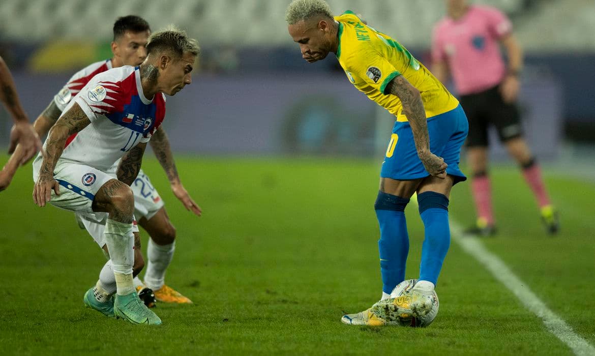 Brasil enfrenta o Chile nesta quinta-feira pelas Eliminatórias da Copa