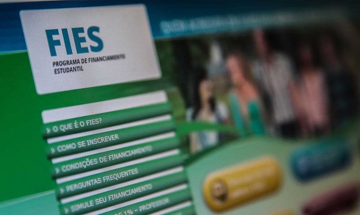 Ministério da Educação diz ainda não ter data para lançamento do novo Fies