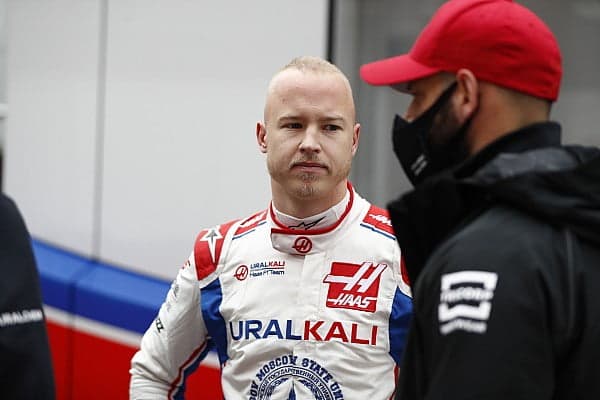 F1: após invasão da Ucrânia, Haas encerra contratos com Mazepin e Uralkali
