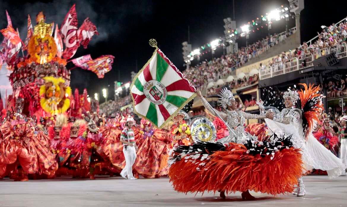 Escolas do Grupo Especial retornam à Marquês de Sapucaí para desfile das campeãs