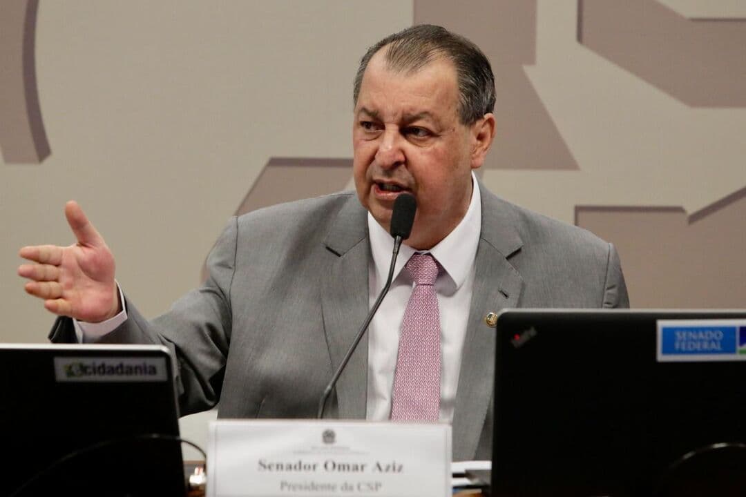 Omar Aziz assina requerimento para abertura da CPI do MEC