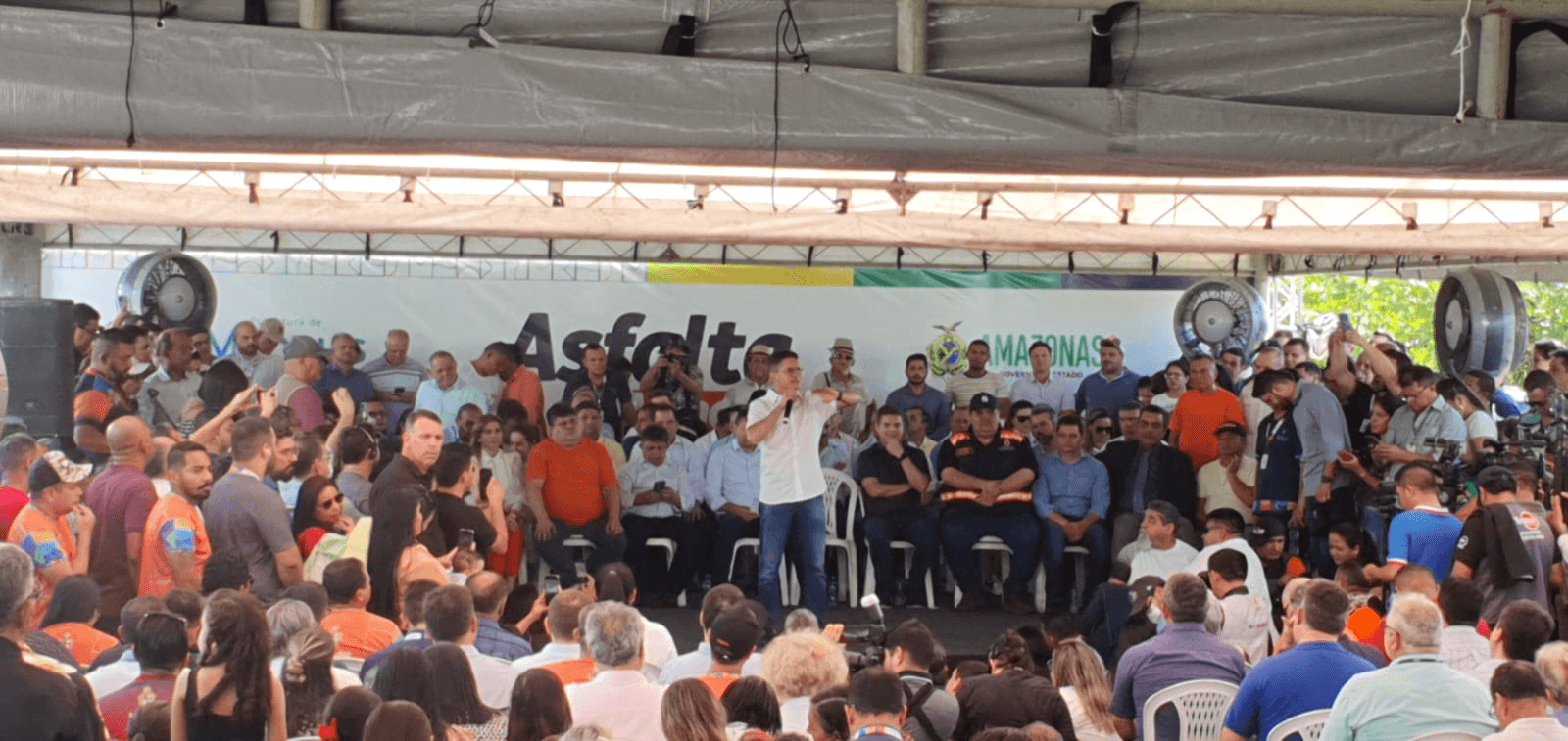 Cerimônia de pacote de obras para Manaus reafirma aliança entre Almeida e Lima