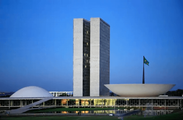 Governo prepara pacote alternativo de medidas estruturais para compensar IOF
