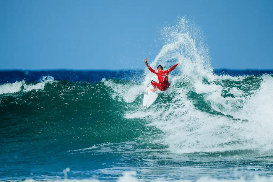 Ítalo Ferreira, Filipe Toledo e irmãos Pupo avançam às oitavas de final de Bells Beach