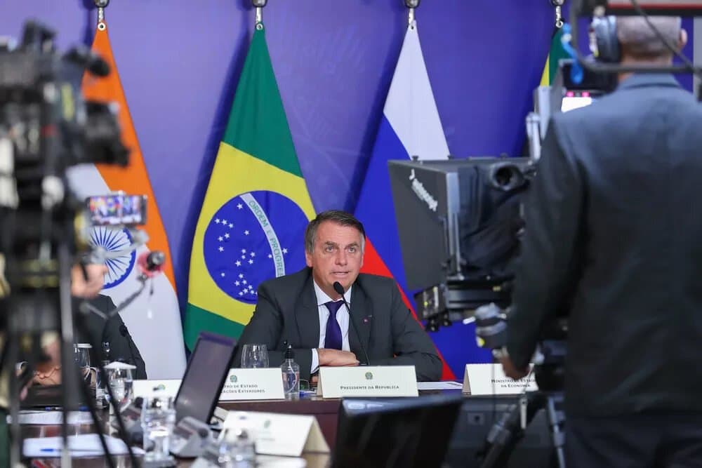 Bolsonaro volta a criticar alta de lucro na Petrobrás: &#8220;um crime e um estupro&#8221;
