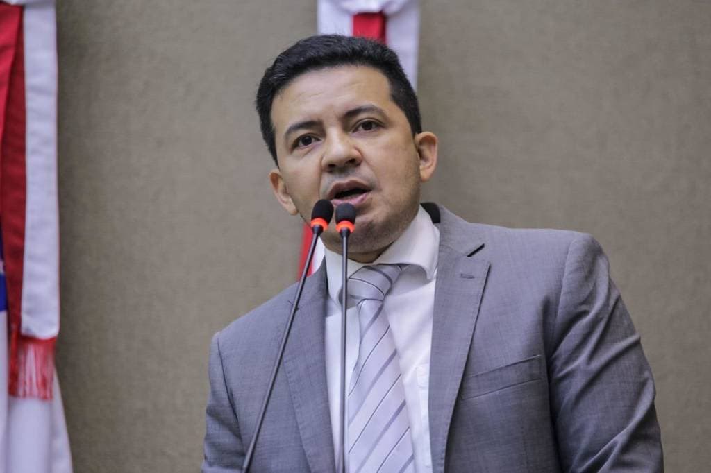 Delegado Péricles apresenta PL sobre porte de armas a oficiais de justiça