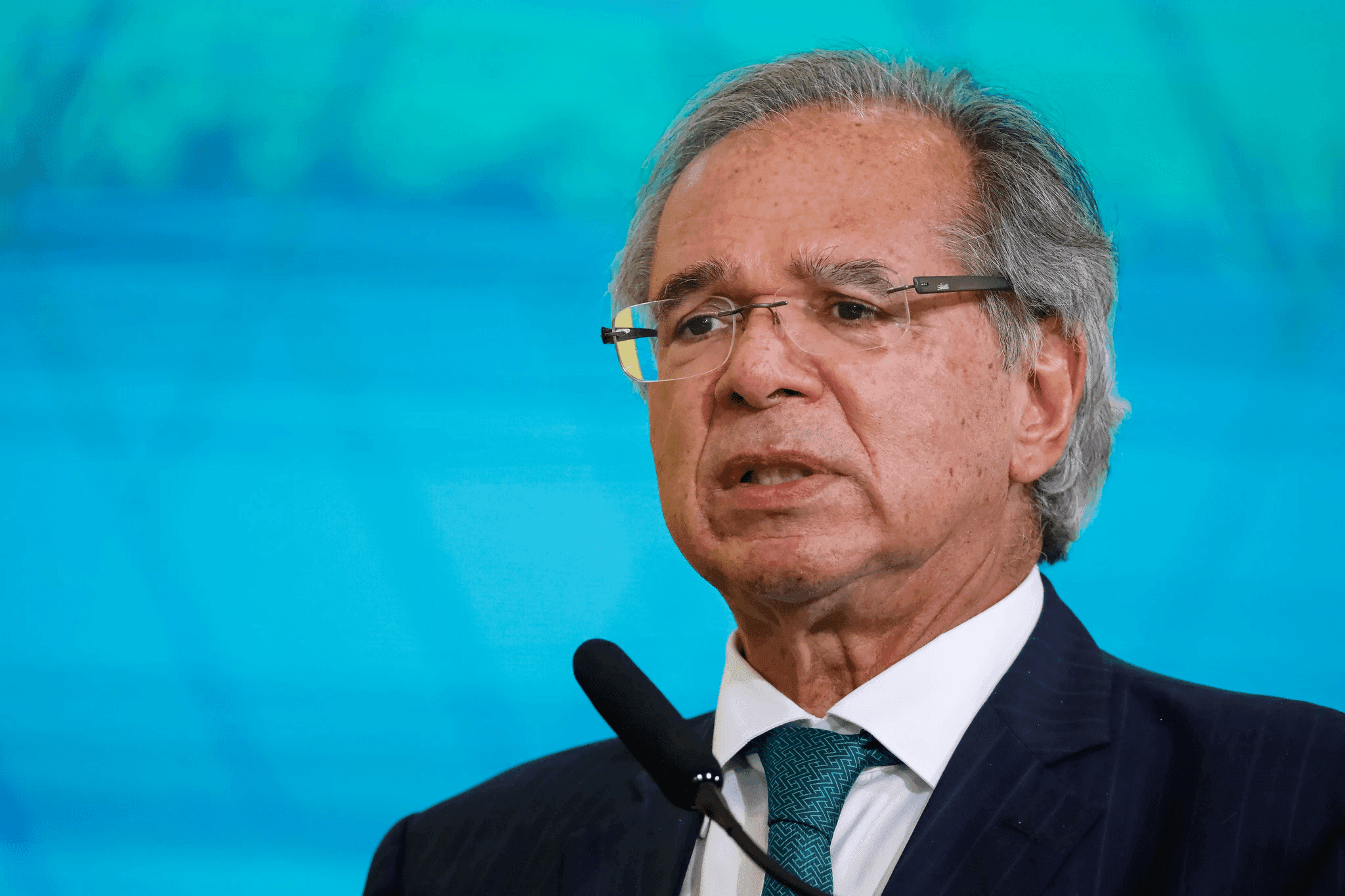 Procuradoria Eleitoral dá a Guedes 10 dias para explicar redução do IPI
