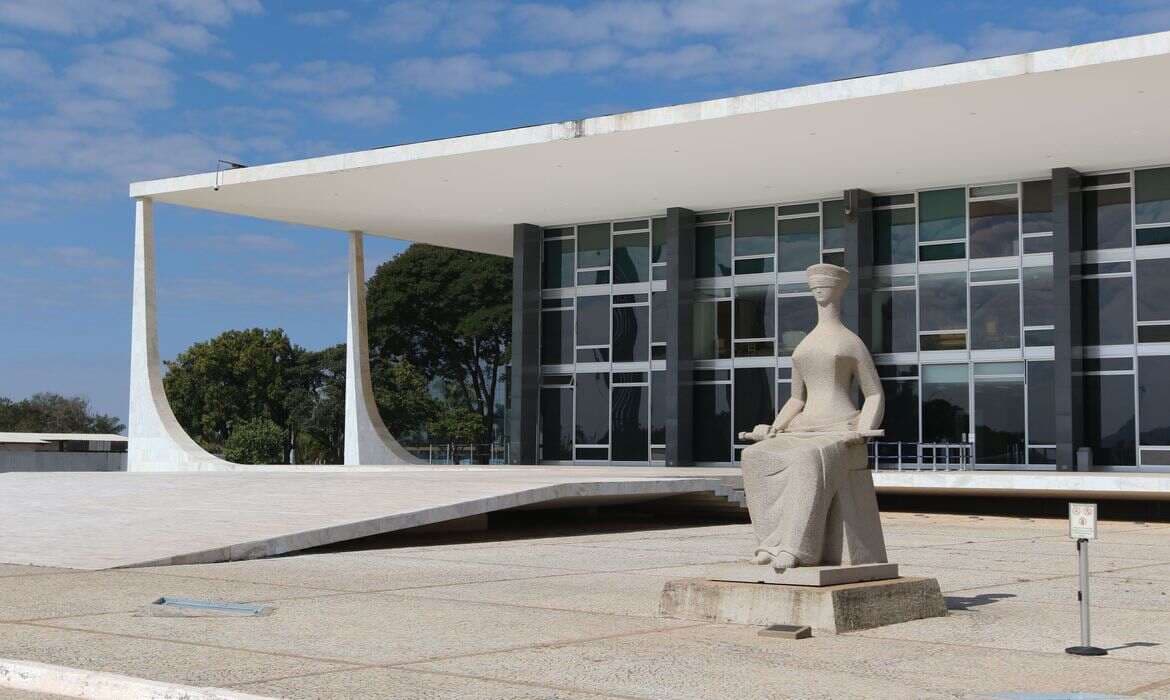 STF suspende regra do TSE que pune federações partidárias por sigla que não prestar contas