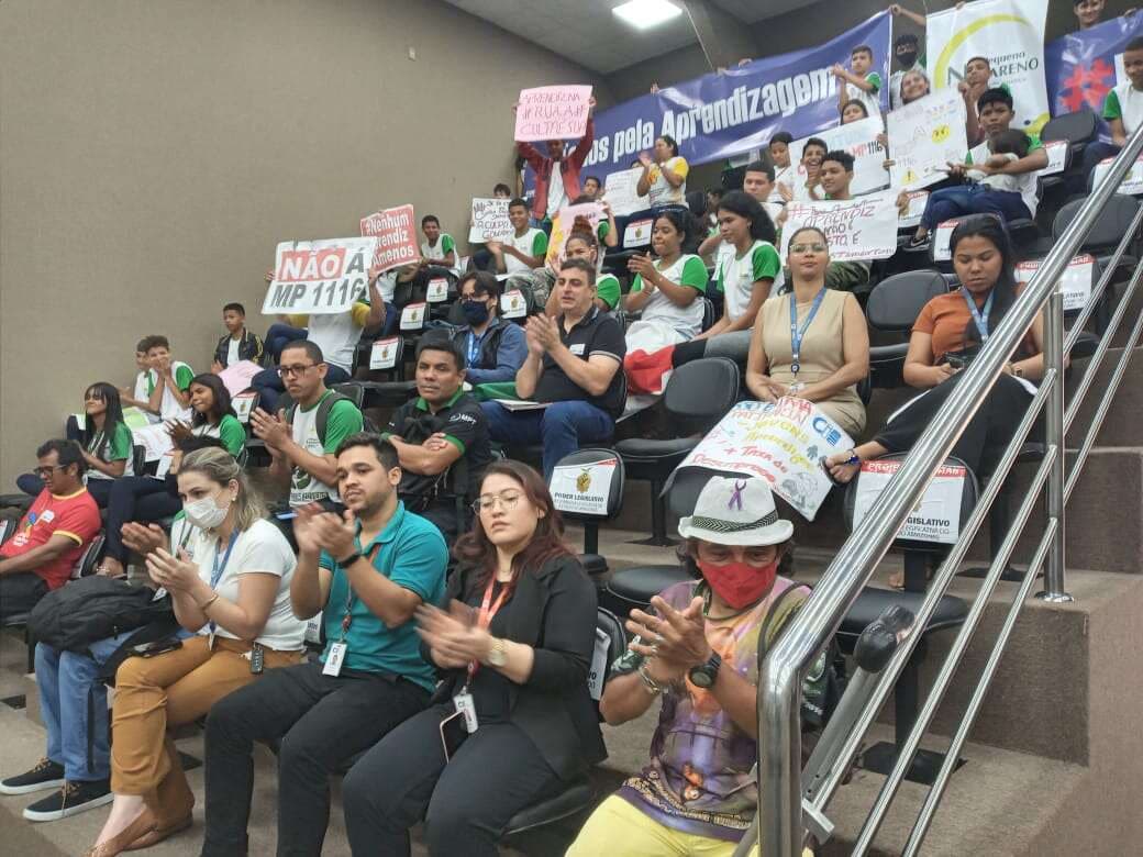 Institutos de ensino técnico protestam contra MP que altera sistema aprendizagem