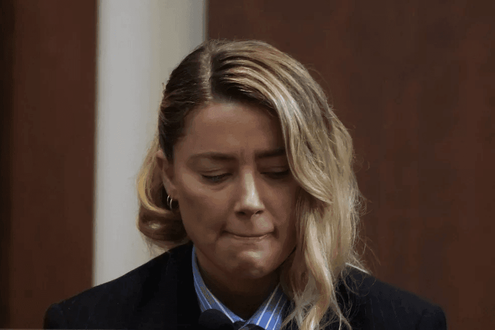 Advogada de Amber Heard diz que atriz não tem dinheiro para pagar Johnny Depp