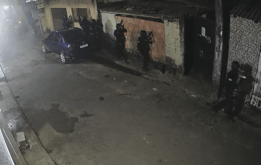 Vídeos: COE realiza operação na Compensa após morte de &#8216;L7&#8217;
