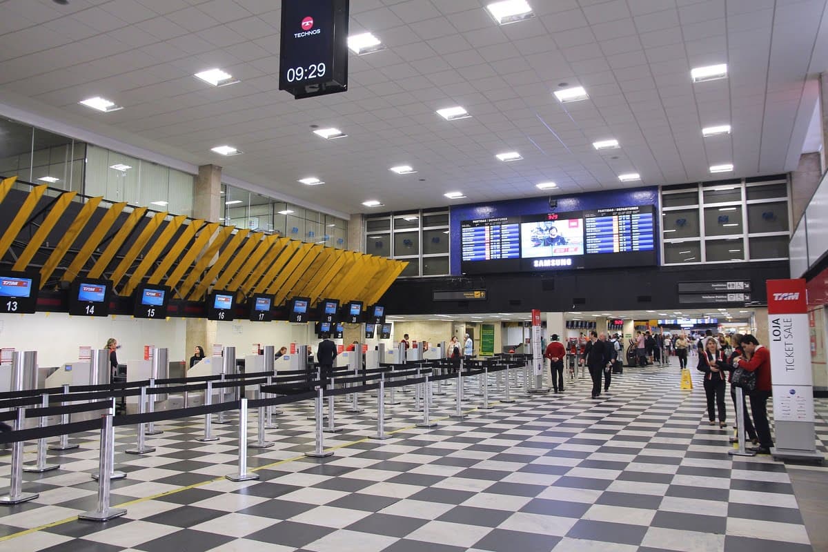 Governo e companhias aéreas lançam plano para baratear passagens em 2024