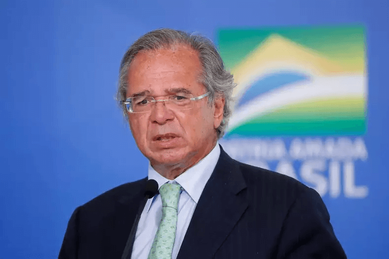 Governo quer aumentar Auxílio Brasil, vale-gás e dar vale-caminhoneiro de R$ 1000