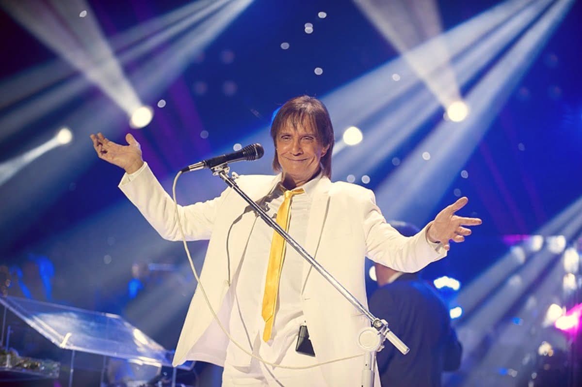 &#8220;Saiu sem querer&#8221;, justifica Roberto Carlos após gritar com fã