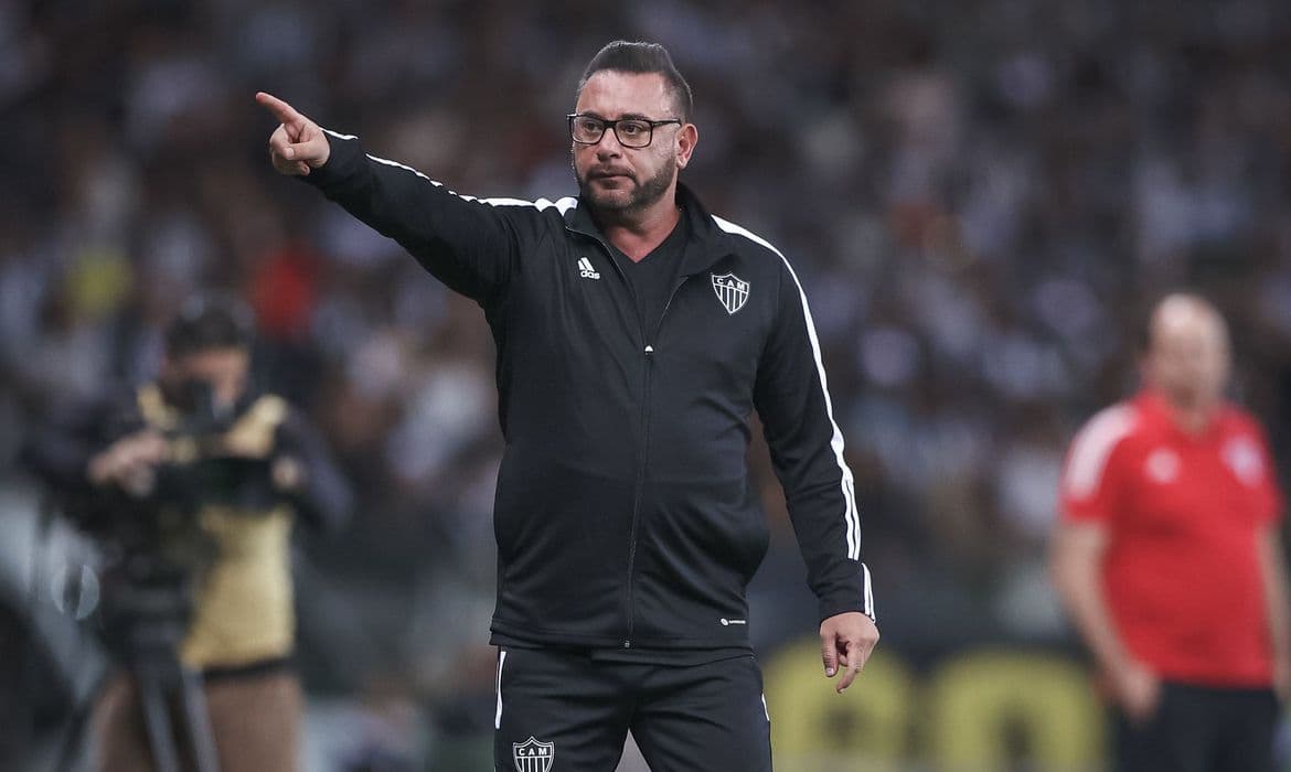 Treinador &#8220;El Turco&#8221; Mohammed é demitido do Atlético Mineiro