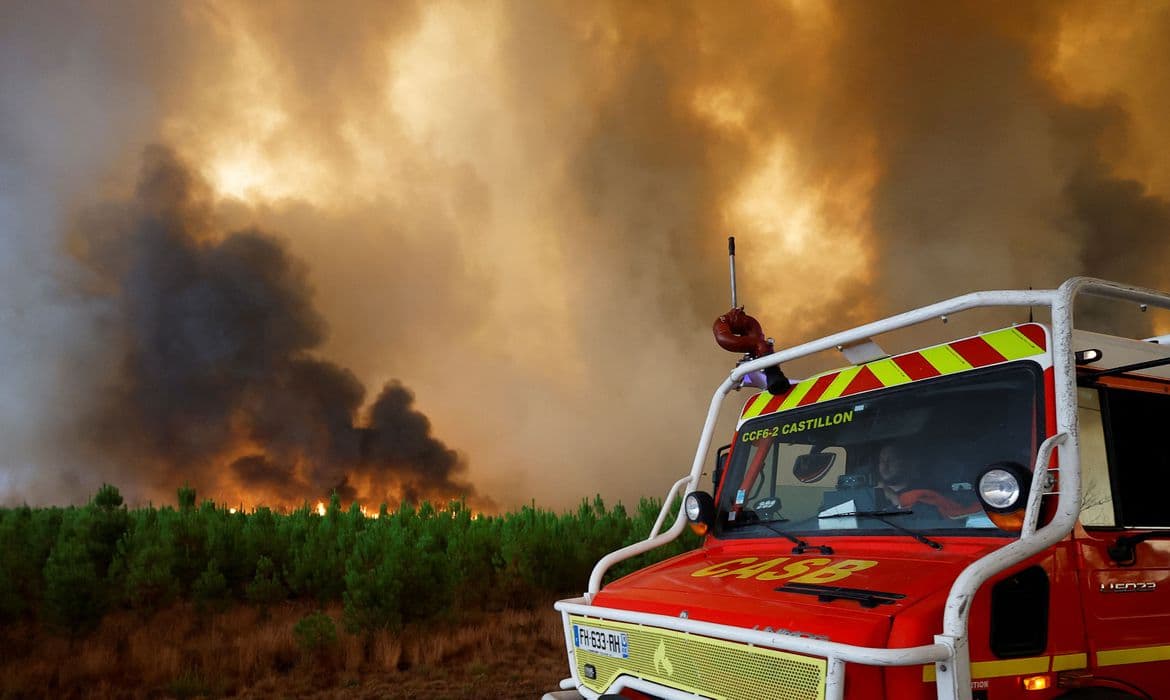 Incêndio destrói mais de seis mil hectares de florestas na França