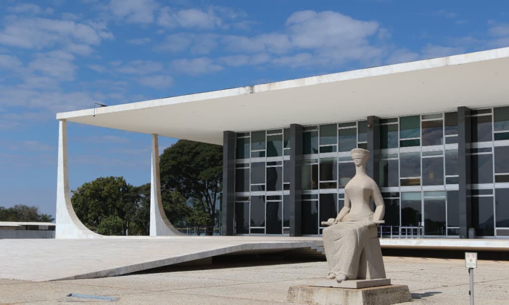 STF nega recurso de Bolsonaro contra indenizações na saúde