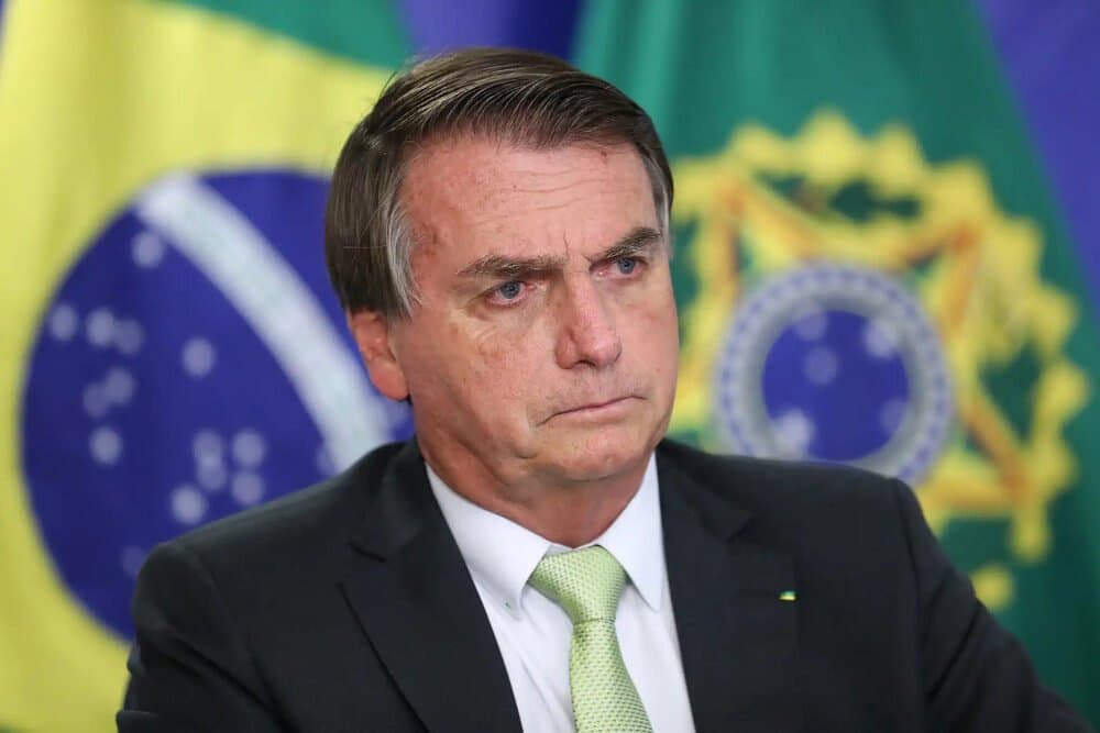 &#8220;Lamento&#8221;, diz Bolsonaro sobre atentado a vice-presidente argentina