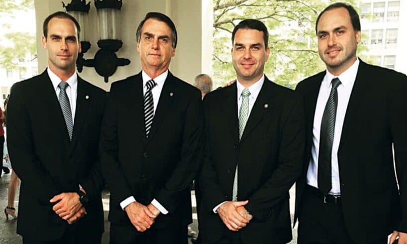 Justiça censura reportagem sobre patrimônio da família Bolsonaro