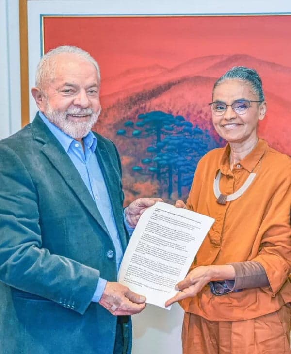 Lula encontra com Marina Silva e recebe propostas