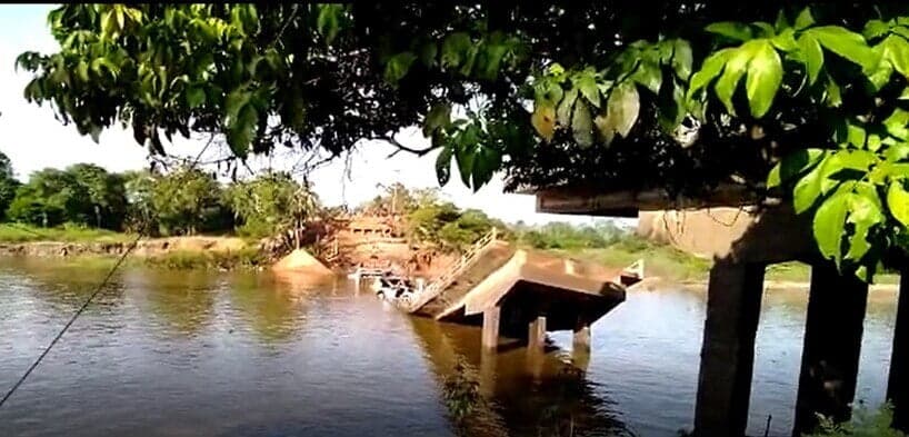 Vídeo: ponte do Careiro Castanho desaba e municípios ficam isolados