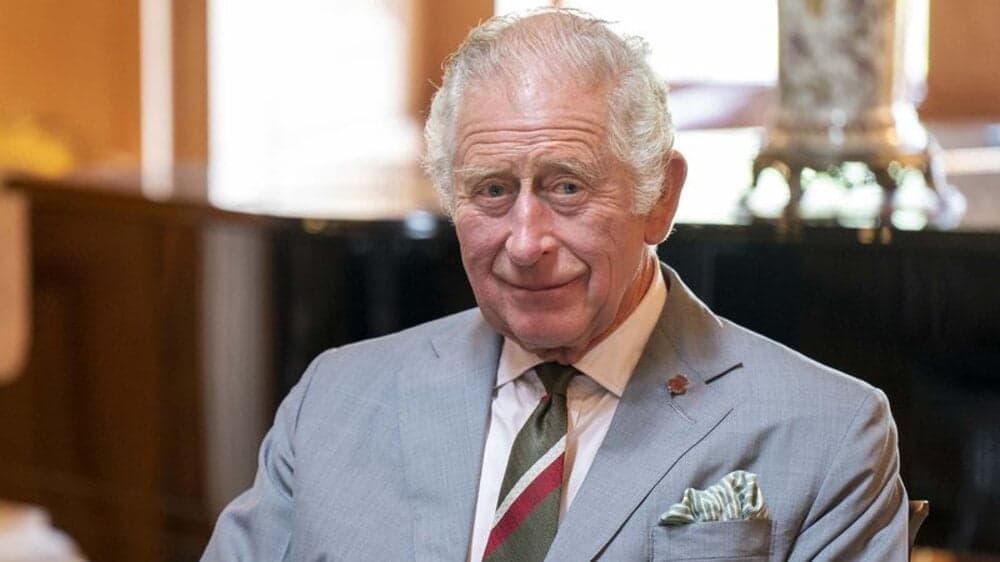 Príncipe Charles assume trono do Reino Unido aos 73 anos