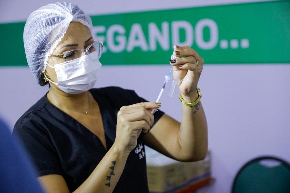 Manaus tem 67 pontos de vacinação contra covid nesta segunda-feira