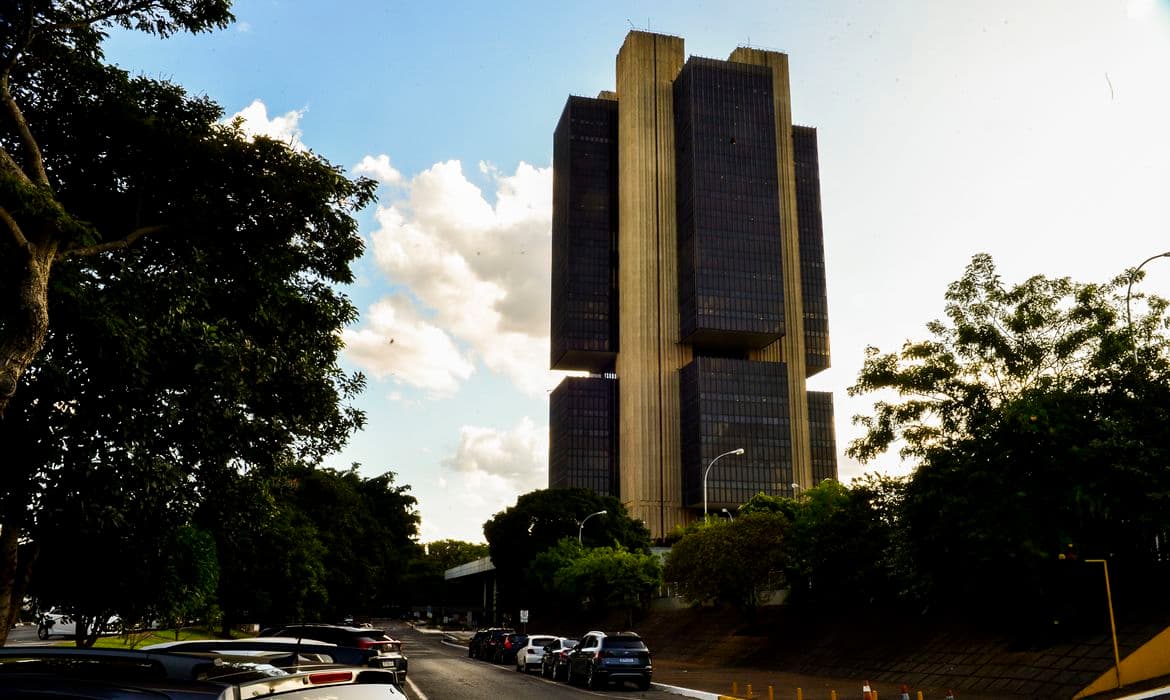 Lula indica três nomes para diretorias do Banco Central; Senado ainda precisa aprovar