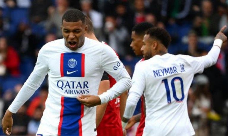 Neymar segue incomodado com Mbappé, afirma portal &#8216;Goal&#8217;