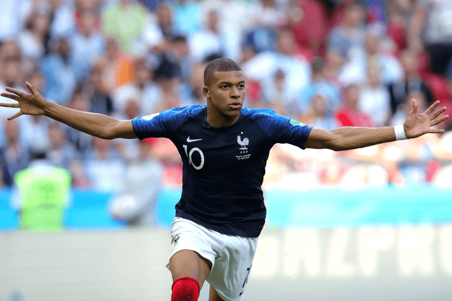 Mbappé se recusa a participar de fotos com seleção da França