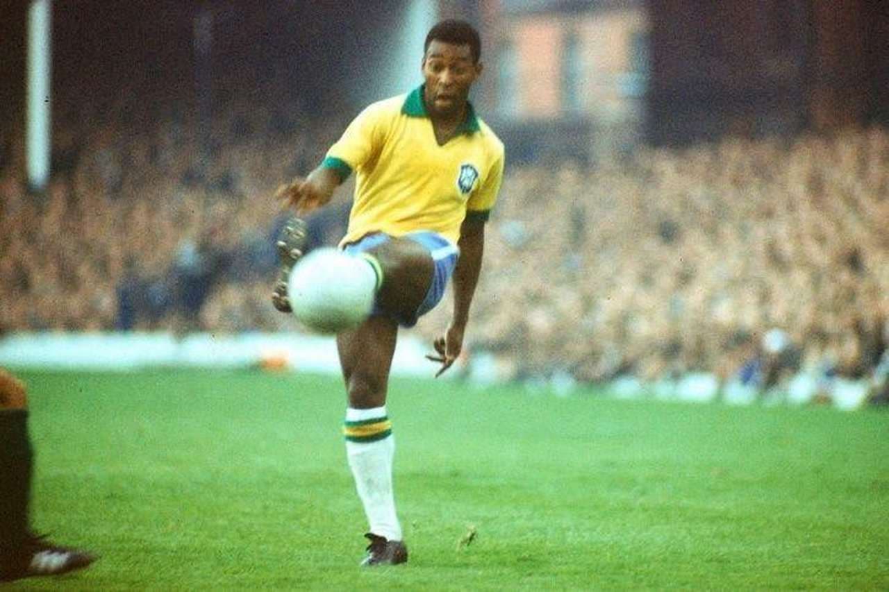 Em ranking ingles, Péle é apenas o quarto melhor da história
