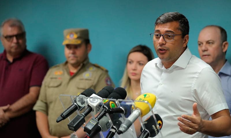 Trânsito em trechos de pontes caídas será retomado até semana que vem, diz Lima