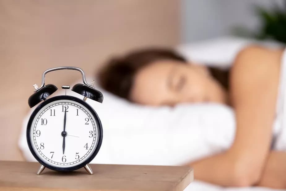 Especialista alerta que dormir 5 horas é prejudicial e pode causar doenças crônicas