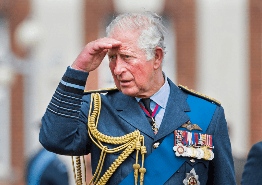 Família Real anuncia coroação de Rei Charles III para maio