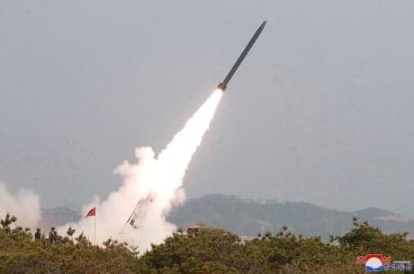 Japão alerta moradores a buscar abrigo depois de míssil norte-coreano