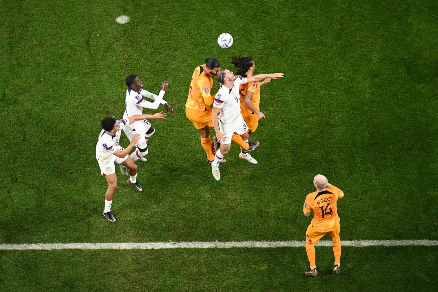 Holanda vence os EUA por 3 a 1 e se garante nas quartas