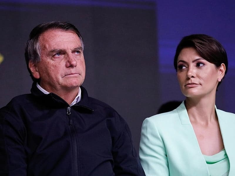 Bolsonaro viaja amanhã para os EUA, sem Michelle