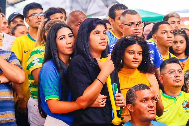 &#8216;Rua da Copa&#8217; no Morro da Liberdade reúne 10 mil torcedores nesta sexta-feira