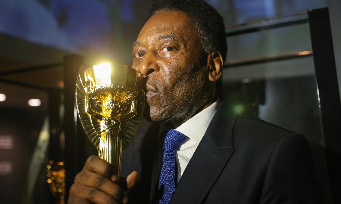 Pelé não responde mais a &#8216;quimio&#8217; e hospital inicia tratamento paliativo