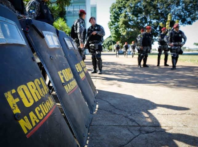 Pelo menos 400 pessoas são detidas em Brasília