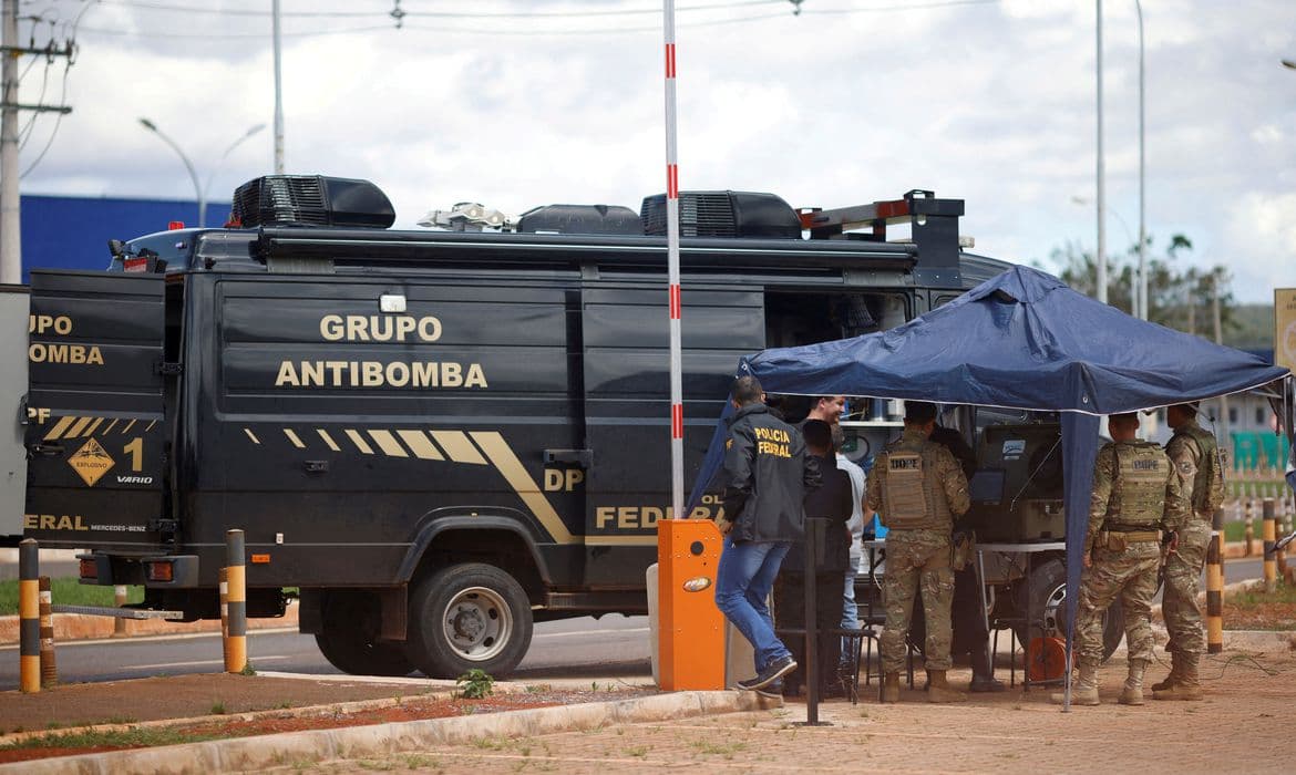 Extremista diz ter colocado bomba em caminhão perto de aeroporto d Brasília