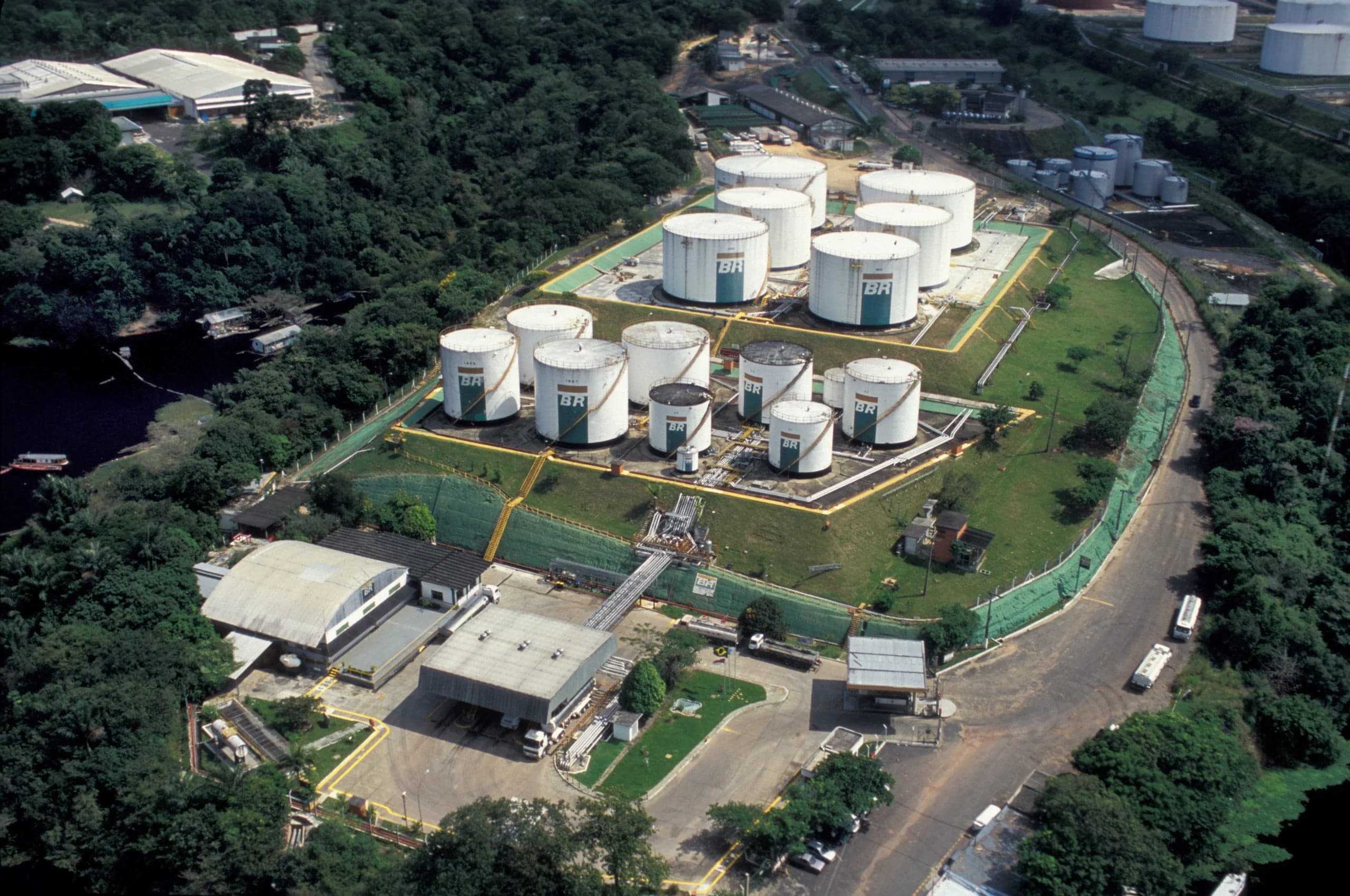 Atem: Refinaria privatizada aumenta preço da gasolina acima da média nacional