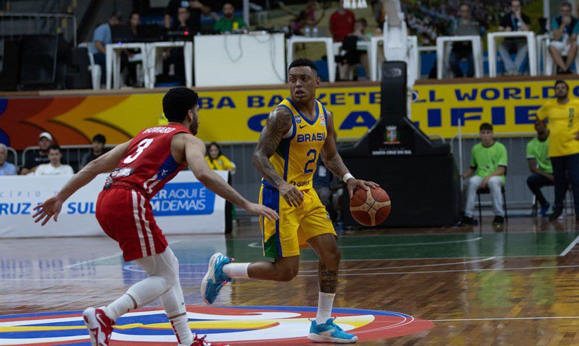 De olho no Mundial de basquete, Brasil perde para Porto Rico