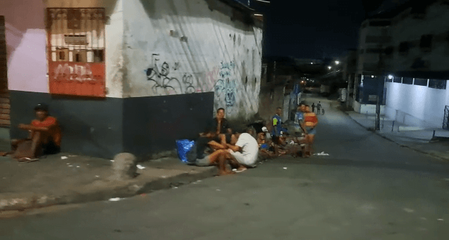 VEJA VÍDEO: Equipe da Onda Digital flagra &#8220;Cracolândia&#8221; no Jorge Teixeira