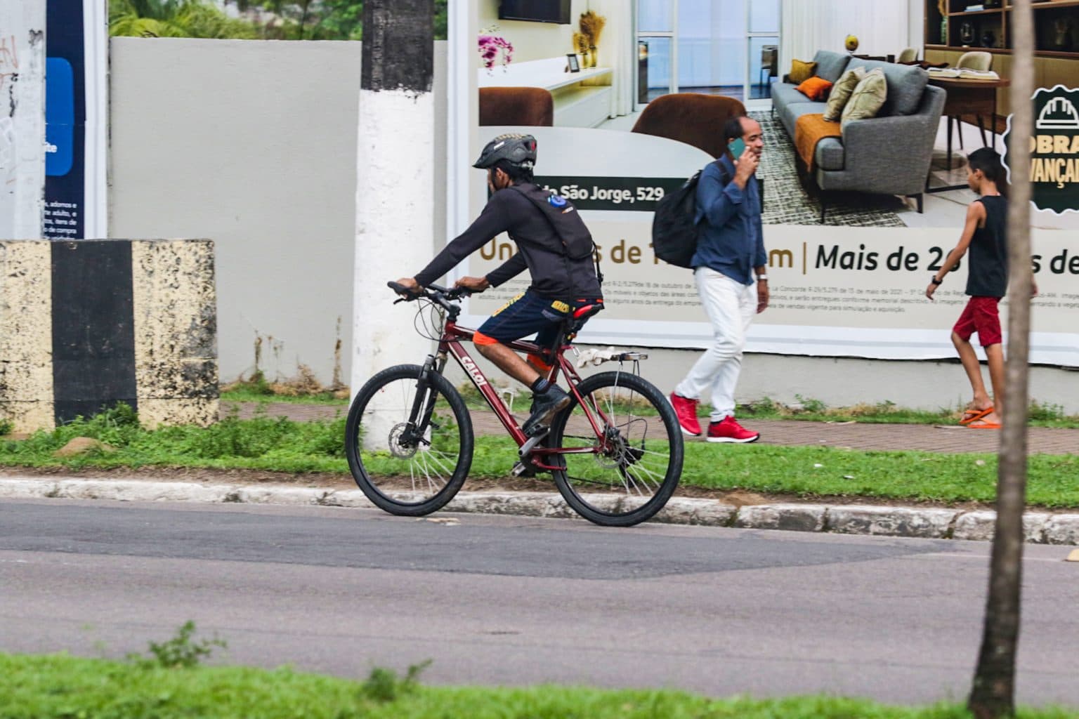 Prefeito assina ordem de serviço para construção de ciclovia na Ponta Negra