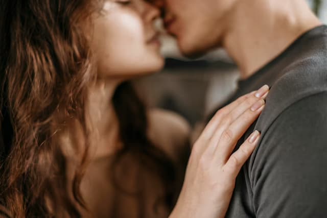 Dia do Beijo: Além de aumentar o prazer, conheça outros benefícios do beijo